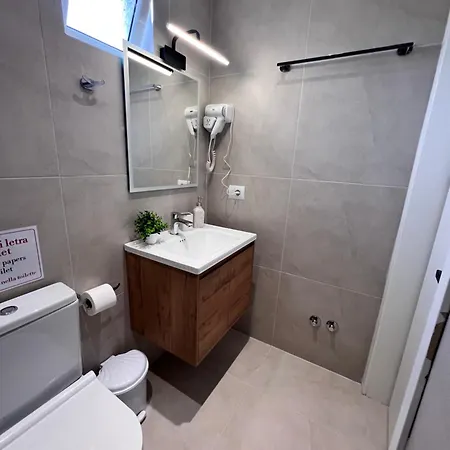 ゲストハウス Twins 3*