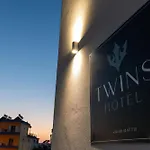 Twins 4* クサミル