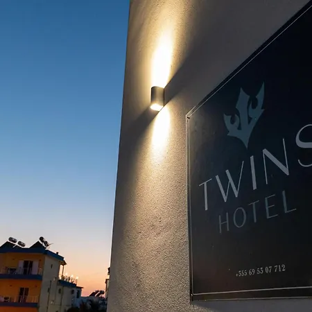 Twins Hotel 4* Ksamil