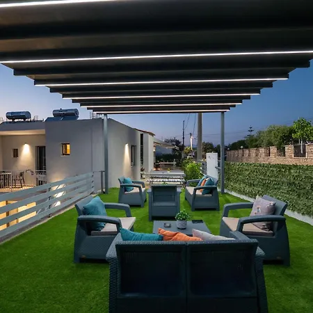 ゲストハウス Twins 4*